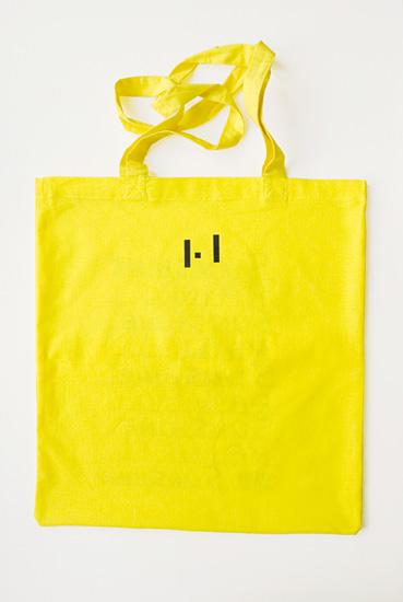 mono.editionen #01: Shrigley Tote Bags / Reverse Yellow